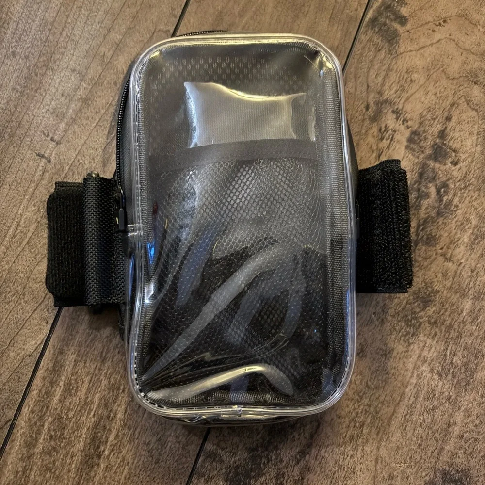 iPhone arm band: Black Mesh Pouch to be fasted to arm